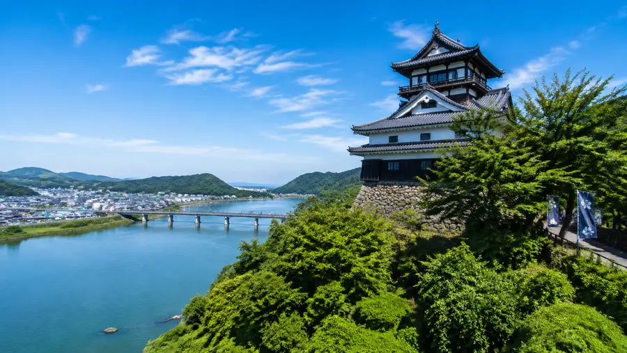 Best Time to Visit Inuyama Castle: Seasons & Festivals