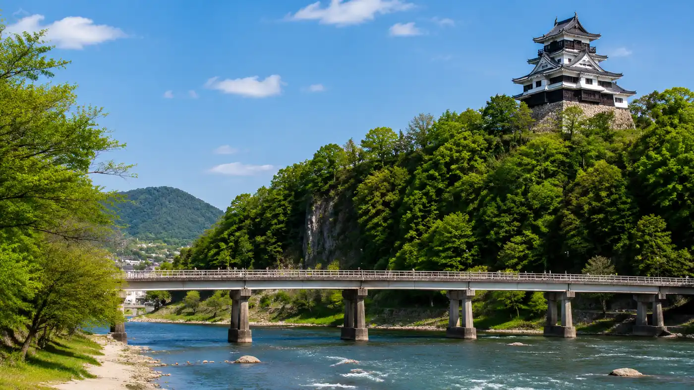 Anleitung zum Erreichen der Burg Inuyama: Verkehrsmittel und Zugang