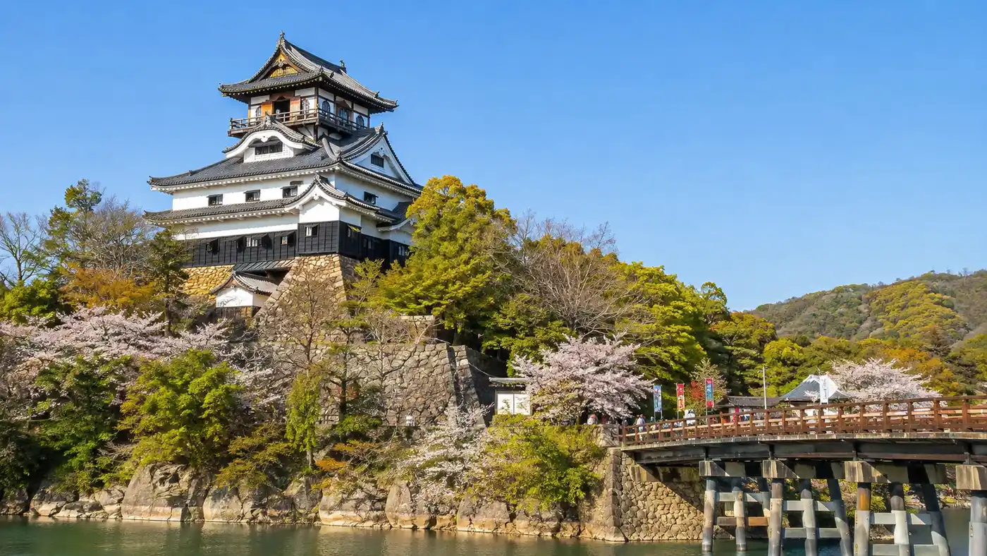 Geschichte, Fakten & Innenraumführer der Burg Inuyama
